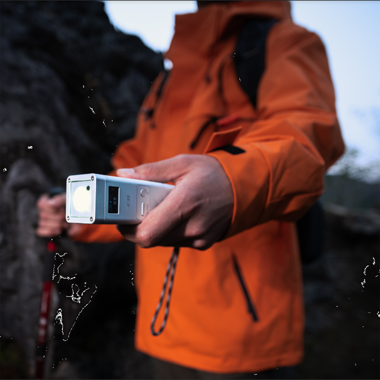 CZI MT20 Multifunctional High-Intensity Flashlight <br>for emergency and professional operations